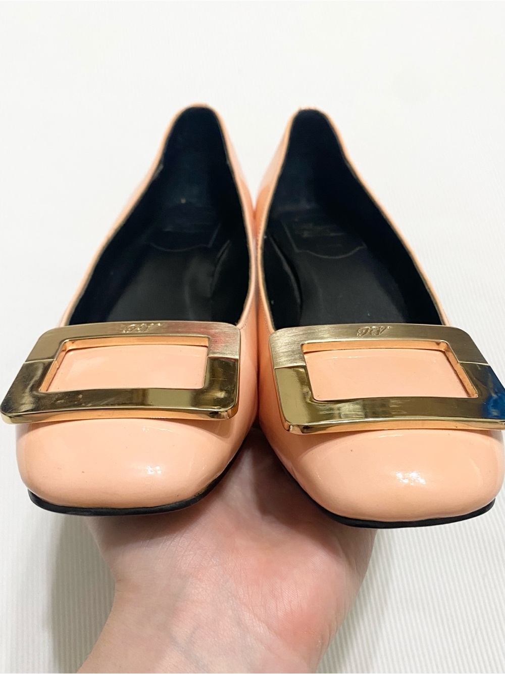Roger Vivier Paris Trompette Patent Leather Buckle Pumps Kitten Heel Coral Pink - Picture 5 of 13